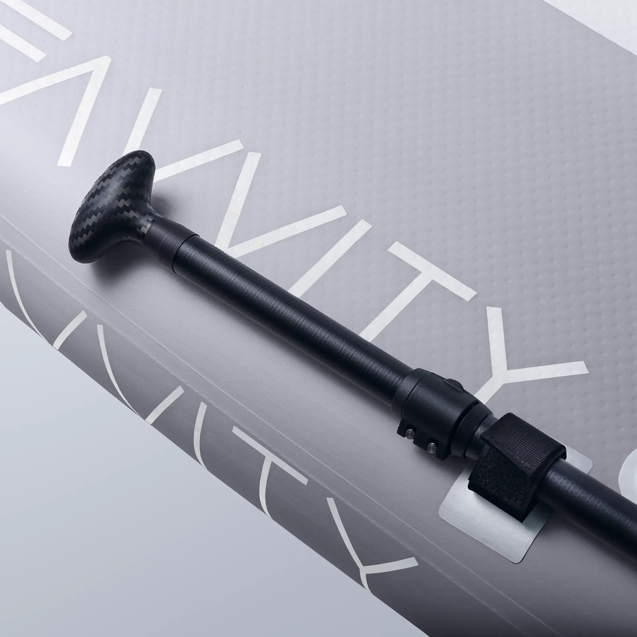 FAVVITY Silbergrau x JAYKAY