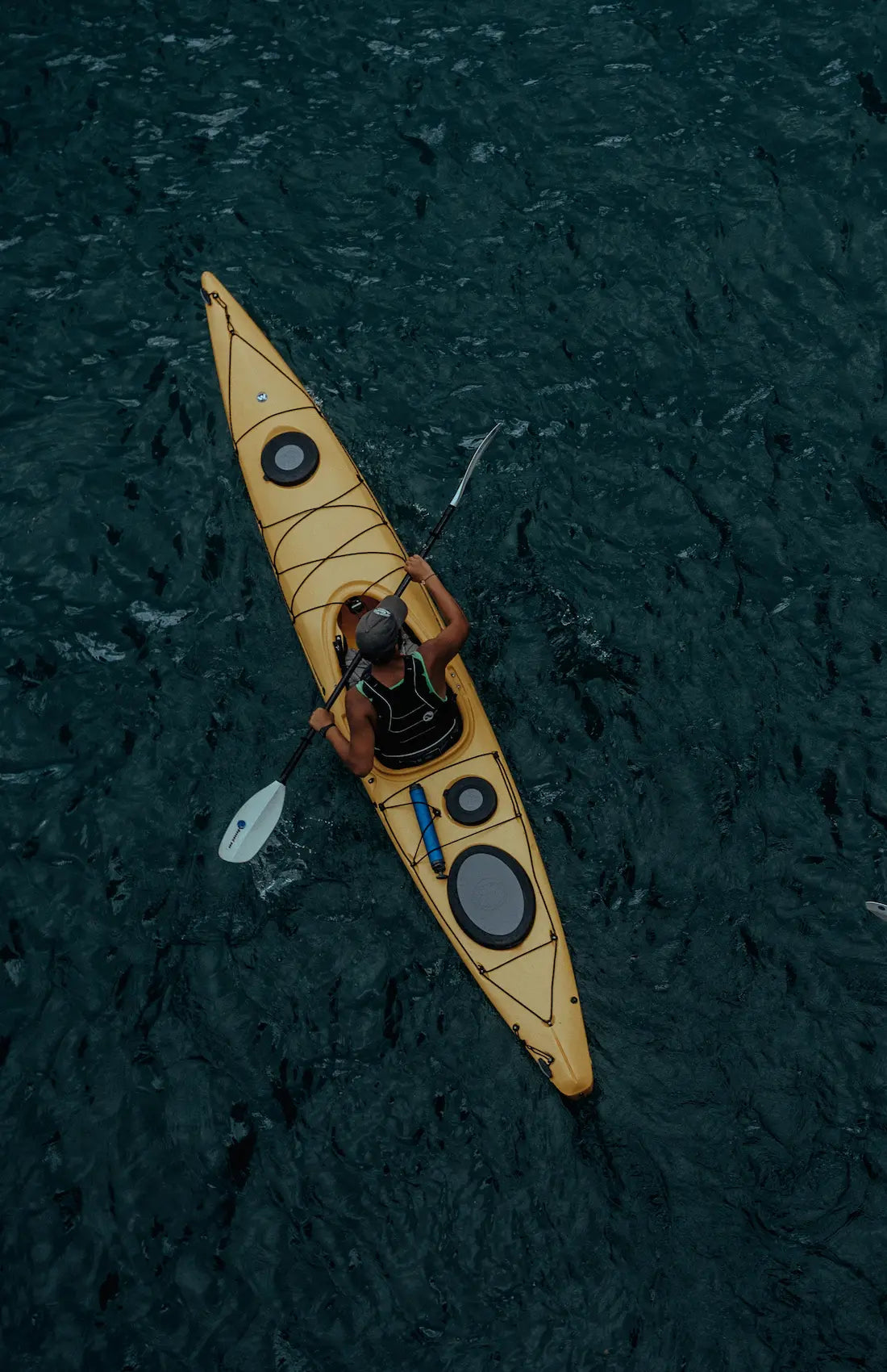Kayak dans l'eau 